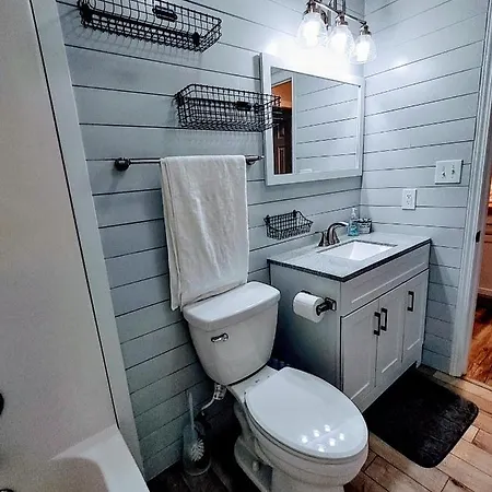 F Lakefront! Remodeled, Sleeps 4, Boat Slip, Patio, Wifi, Cable, Pool Osage Beach Exterior photo
